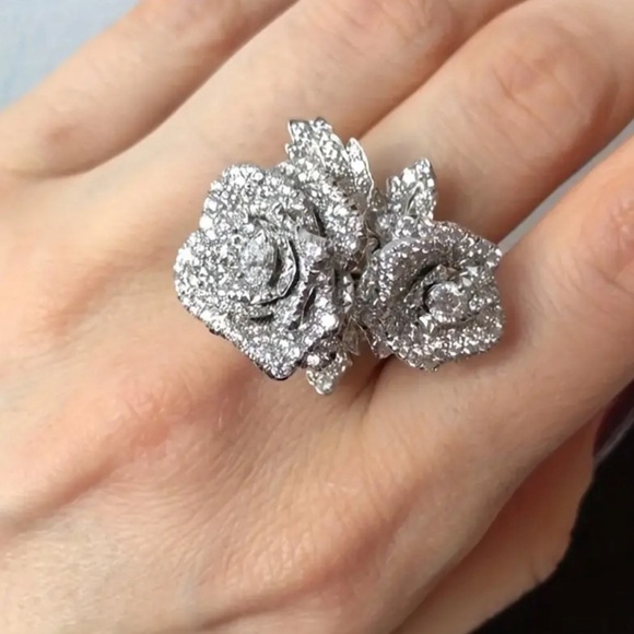 🎉New- Elegant, Cocktail Ring🎉 Size 7 - Picture 3 of 3